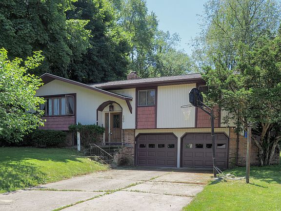 2nd image of 200 Kings Ln
