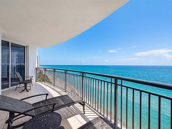 4th image of 17375 Collins Ave #2501