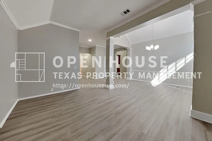 2904 Saint Martin Dr — Photo 4