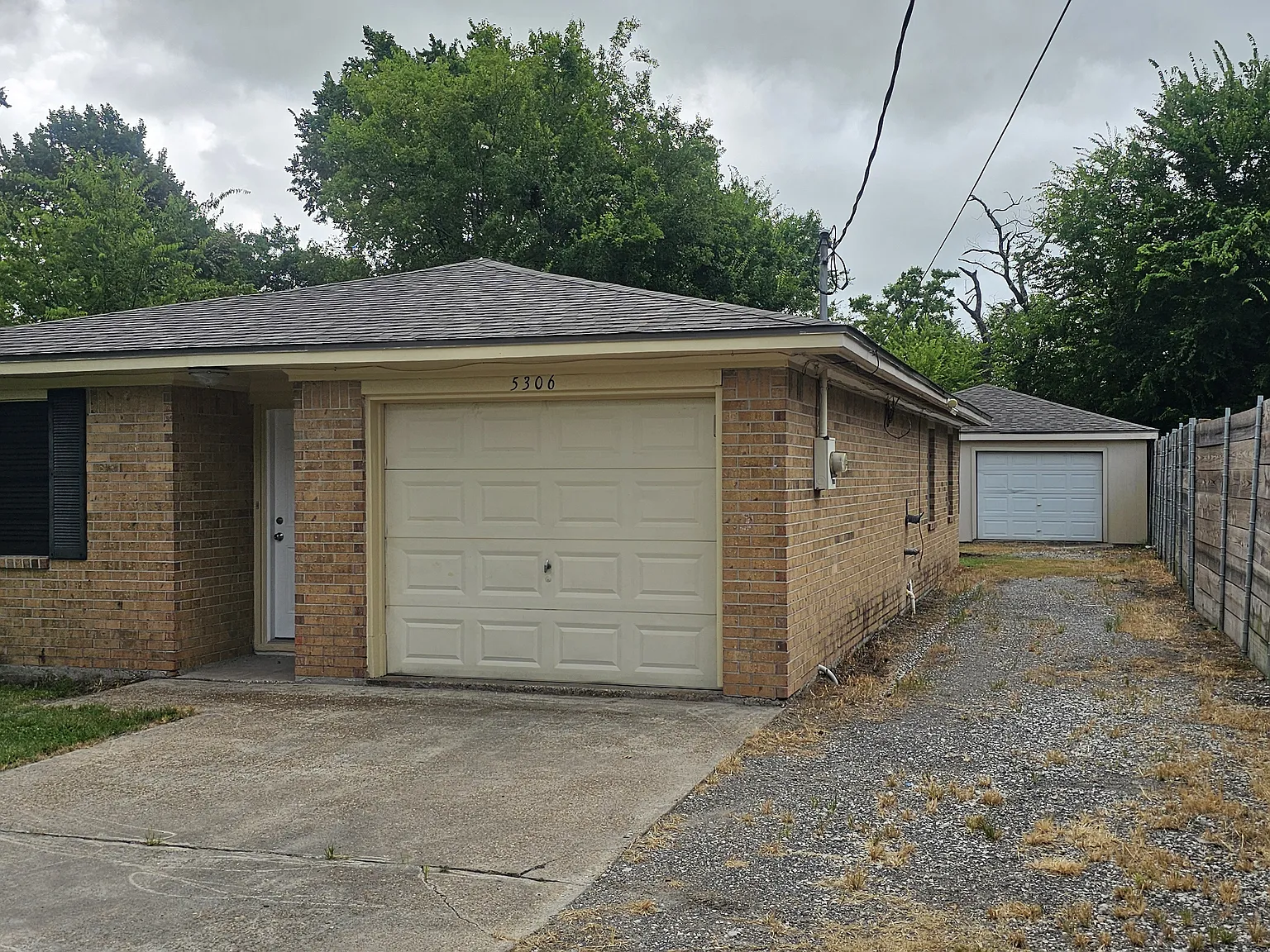 3 bed, 1.5 bath, 1052 sqft, $1,550 — Photo 3