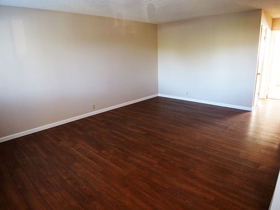 2nd image of 1565 Valle Vista Ave #1565