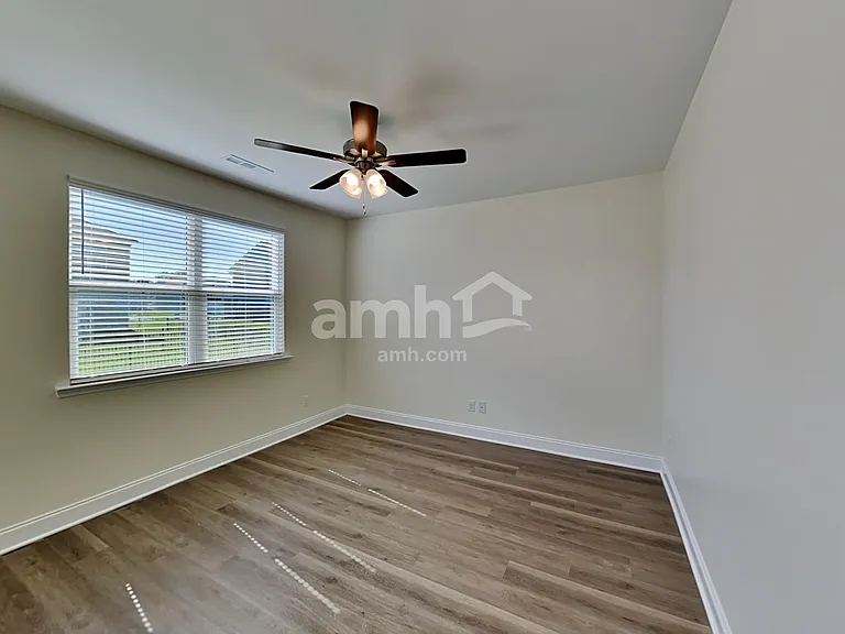 5323 Trust Dr — Photo 7