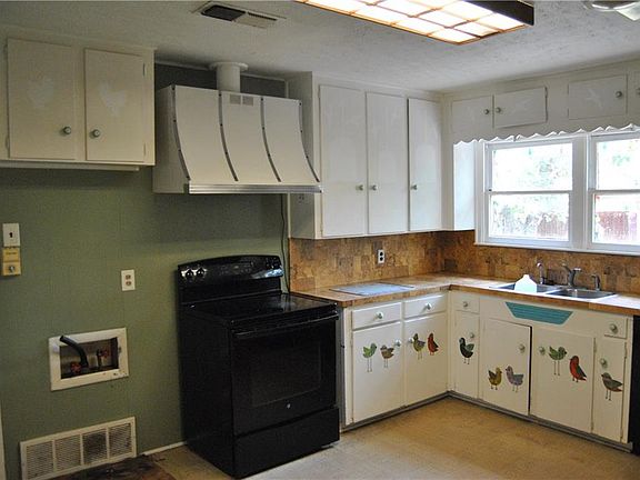 3rd image of 5008 Jerri Ln