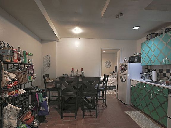 4th image of 306 E 18th St APT B
