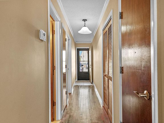 4th image of 510 Fairwood Lakes Dr. #14C