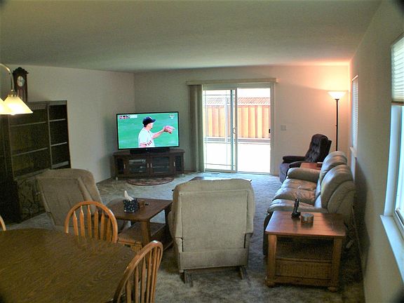 3rd image of 3041 Mark Ave