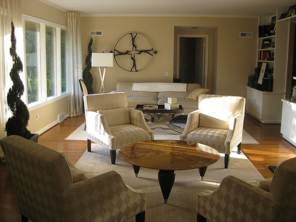 1st image of 580 Park Club Ln