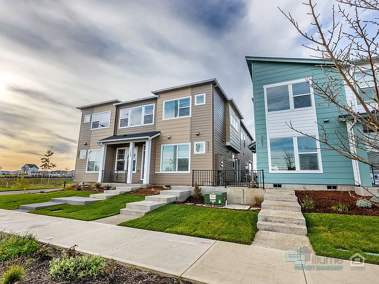 3675 SW 209th Ave — Photo 3