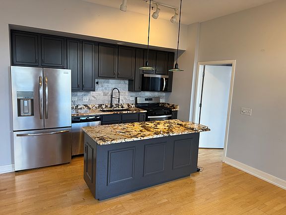 5th image of 2915 N Clybourn Ave Unit 411