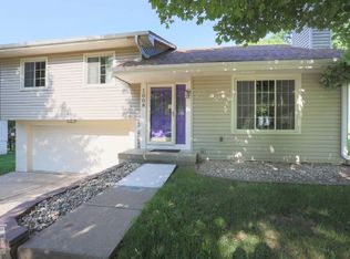 1008 Valleyway Dr, Glenwood, IA 51534