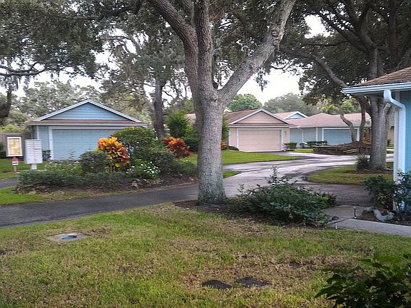 2nd image of 824 Saint Clair Cir #824