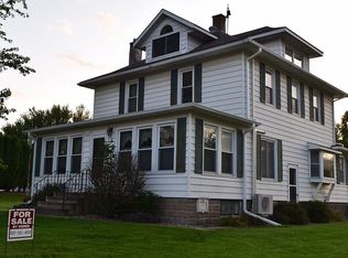 105 Chatfield St S, Dover, MN 55929
