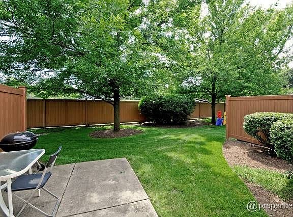 2nd image of 2556 Essex Dr