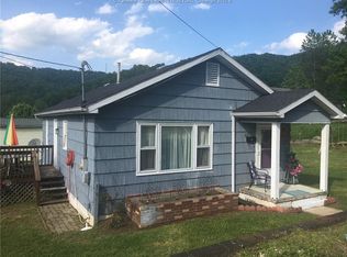 251 3rd St W, Madison, WV 25130