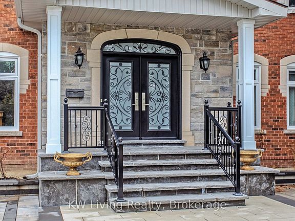 2nd image of 19 Spadina Rd