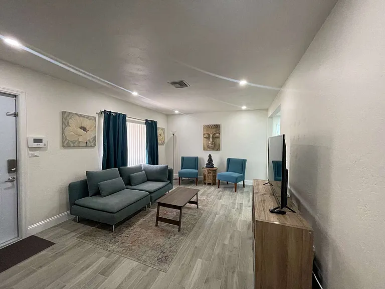 6911 SW 12th St — Photo 32