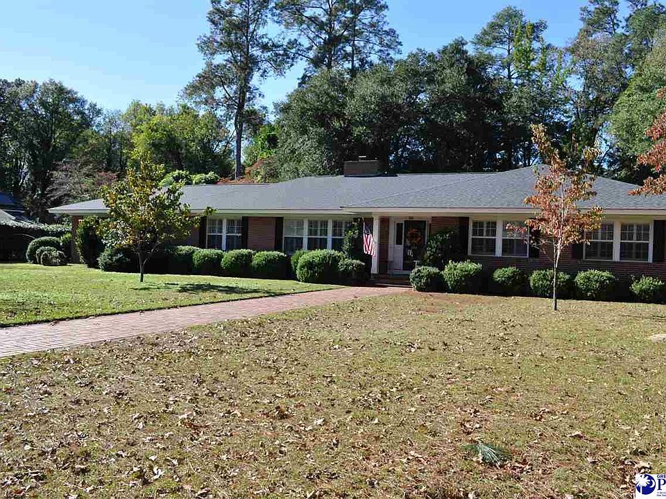1st image of 302 Warner Dr