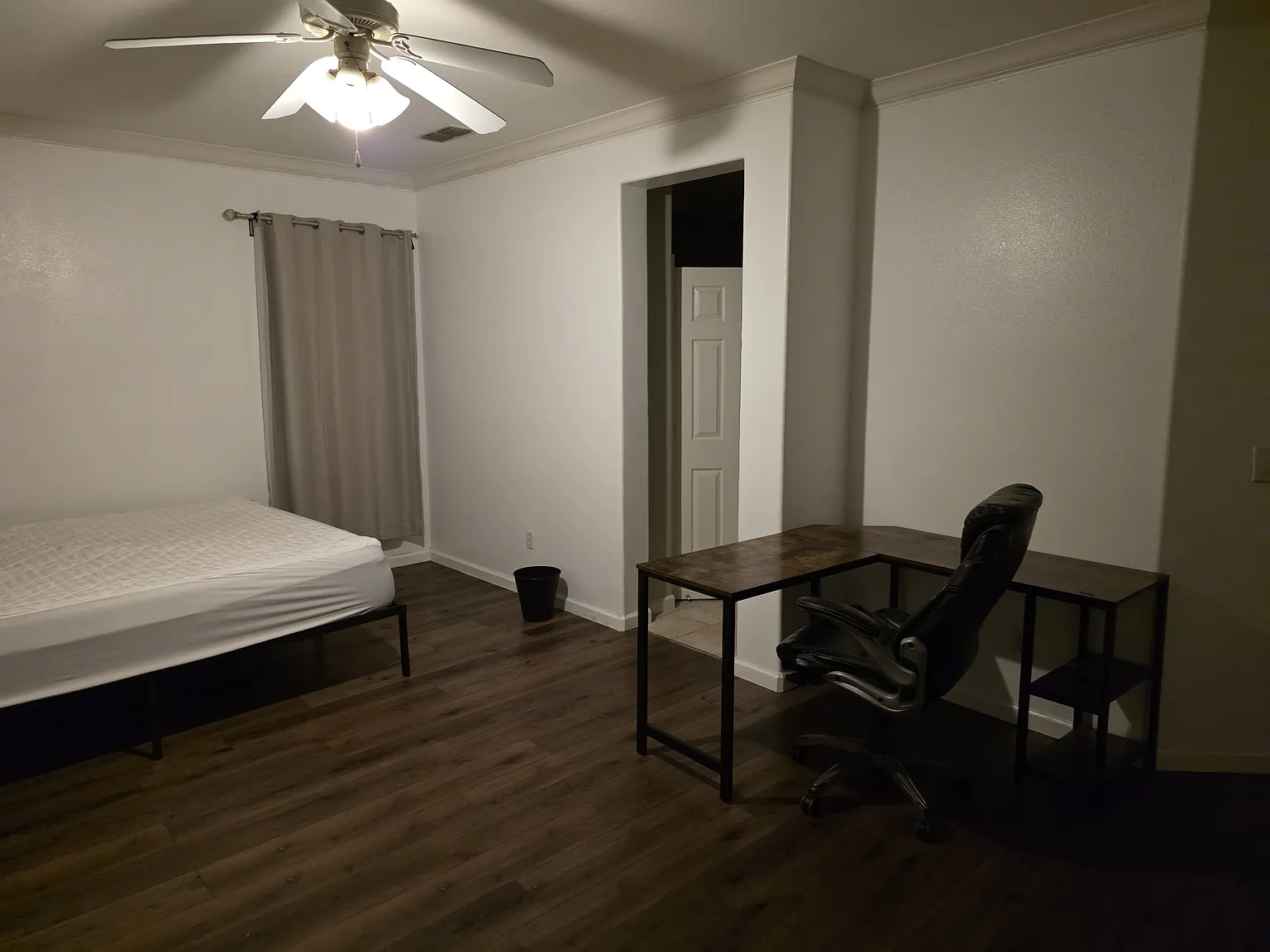 6 bed, 3300 sqft, $900 — Photo 4