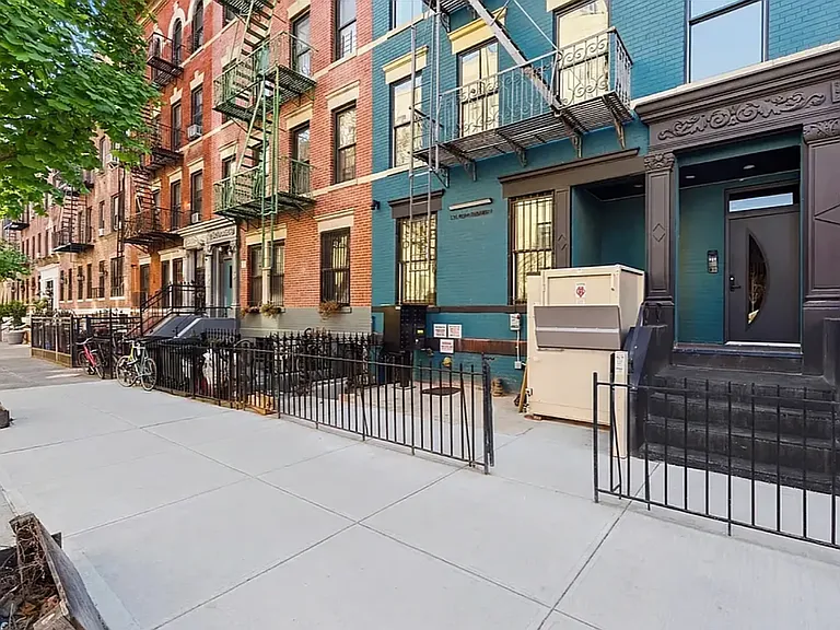 376 Montgomery St #3A — Photo 15