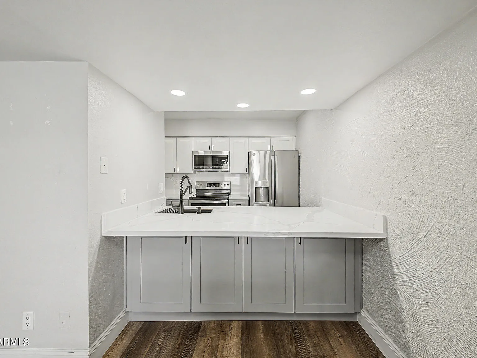 2 bed, 2.0 bath, 932 sqft, $1,600 — Photo 3