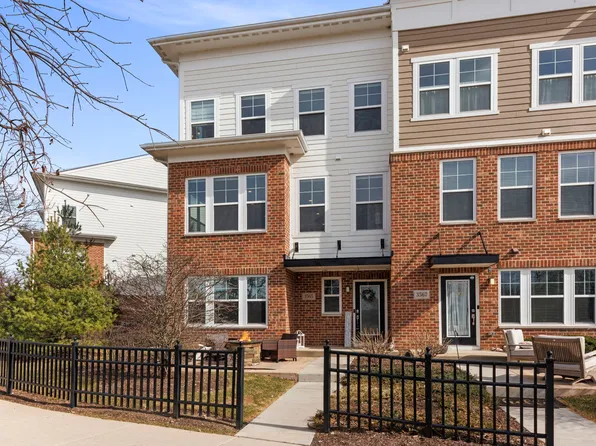 3565 Mulligan Dr, Woodridge, IL 60517