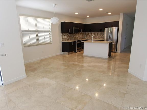 4th image of 10200 NW 70th Ter #10200