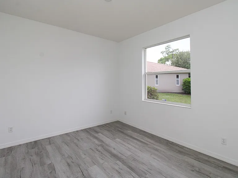 3927 Aurora Ct — Photo 14