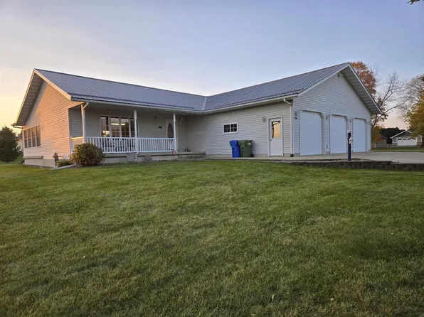 1106 5th St SE, Cresco, IA 52136