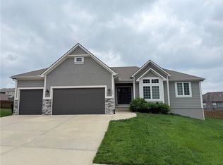 1202 Ridge Tree Ln, Pleasant Hill, MO 64080