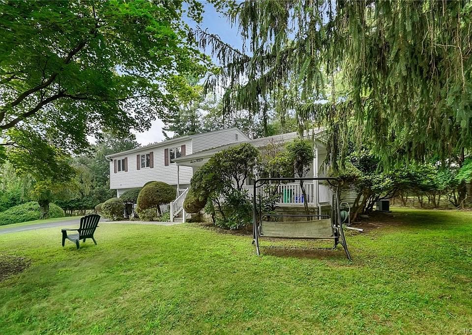 1st image of 7 Holly Cir