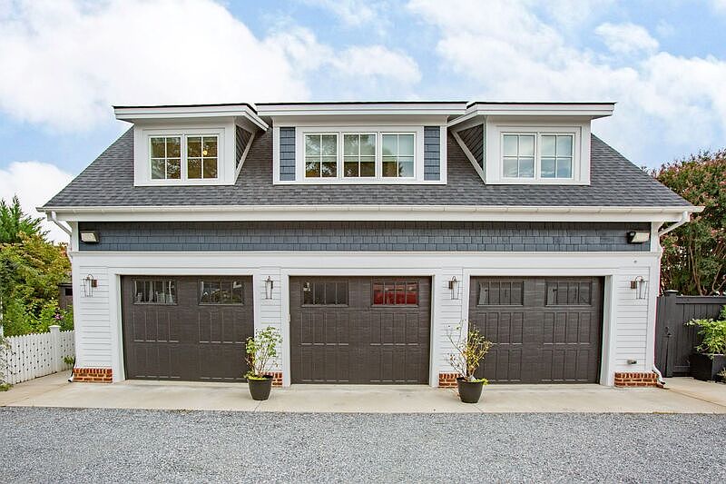 1st image of 718 William St