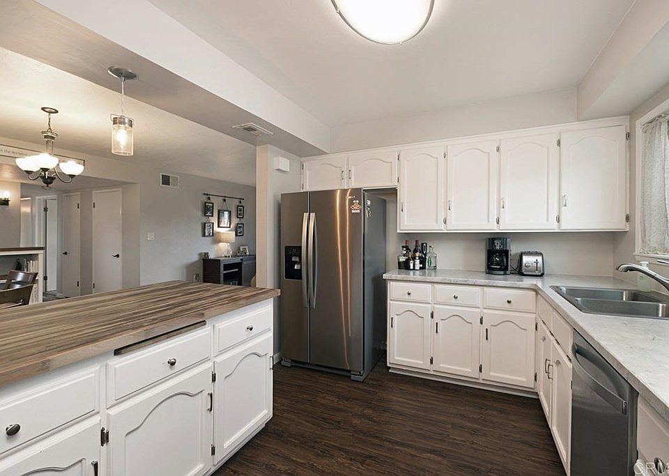 1st image of 561 Sandalwood Dr