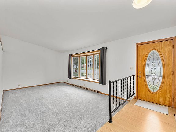 4th image of 1470 Cummings Avenue