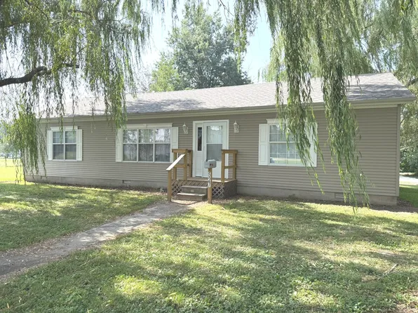 527 W 6th St, Centralia, IL 62801