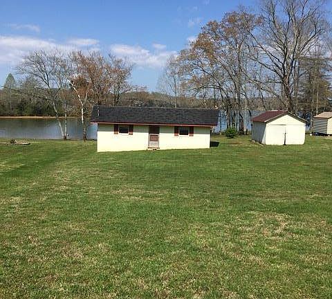 2nd image of 152 Lakeshore View Dr