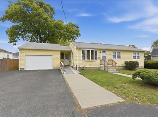 121 Fern St, Warwick, RI 02889