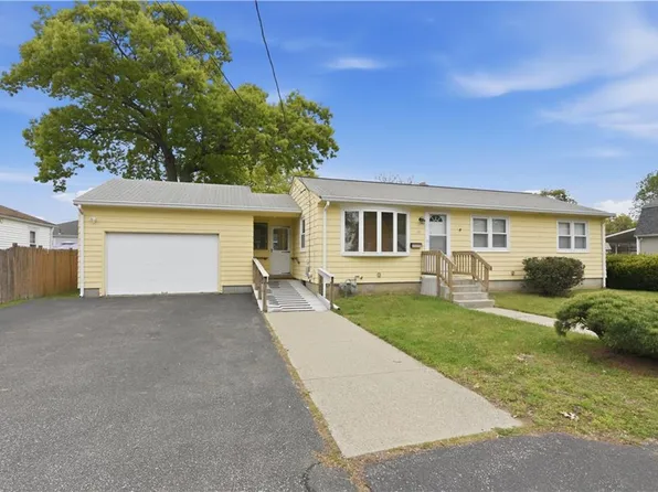 121 Fern St, Warwick, RI 02889