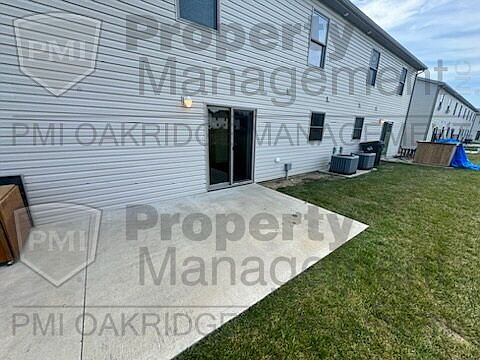 3rd image of 771 Meadow Glen Ave