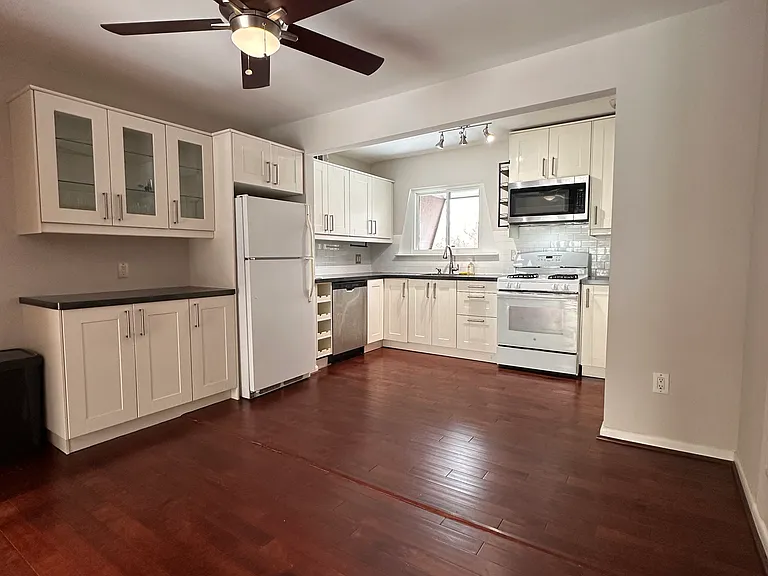 11625 Vantage Hill Rd #22B — Photo 4