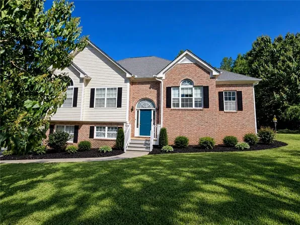 8710 Wolf Creek Dr, Winston, GA 30187