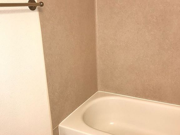5th image of 1515 NE 148th St APT 302