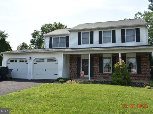 105 Gentry Dr, Perkasie, PA 18944