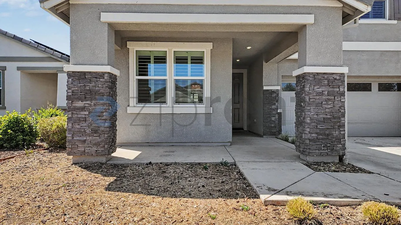 5 bed, 2629 sqft, $3,750 — Photo 3
