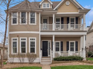 222 3rd St, Libertyville, IL