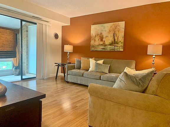 3rd image of 10214 Bushman Dr APT 121