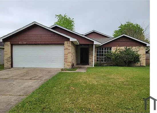 2114 W Greens Rd