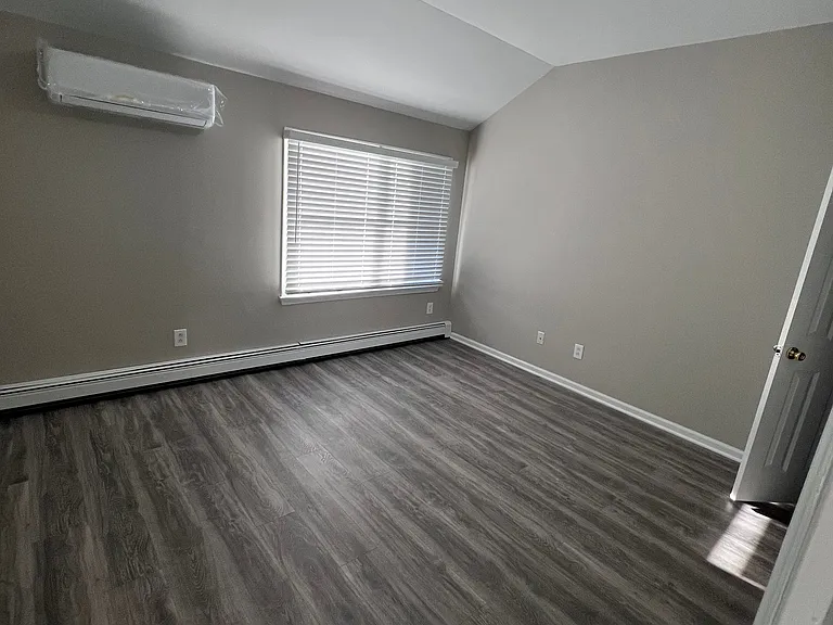 441 Manville Rd #4 — Photo 9