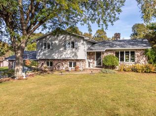 N2786 Alphorn Ln, Appleton, WI 54913