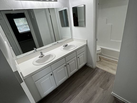 4th image of 2523 N Alafaya Trl Unit 42-1