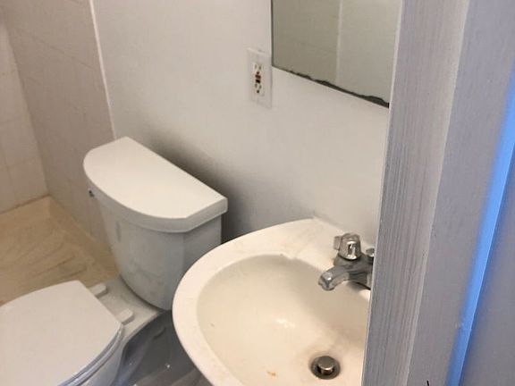 3rd image of 22 Cove Ln #9C